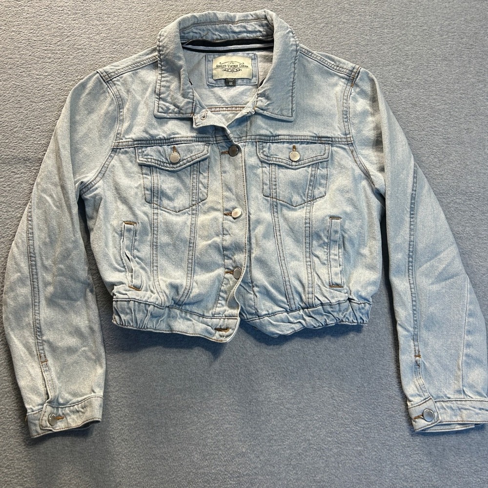 Ashley Vintage Charm Cropped Denim Trucker Jacket Womens M Light Wash Y2K Boho